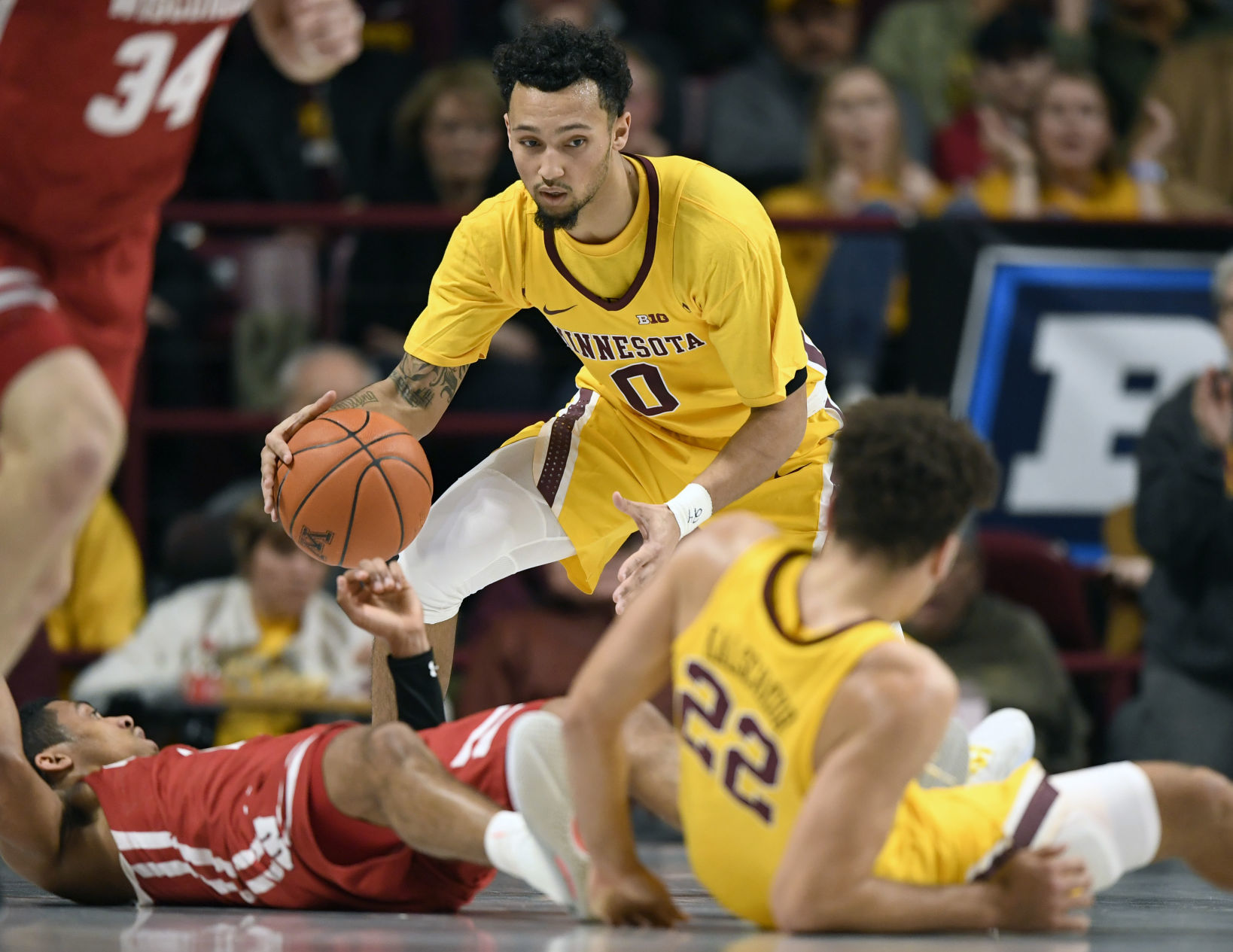 Golden Gophers 70, Badgers 52